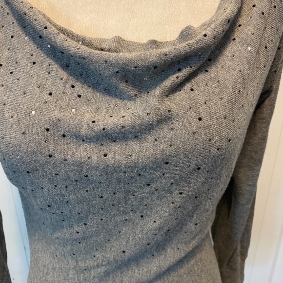 Guess Size S women’s sweater - Picture 2 of 7